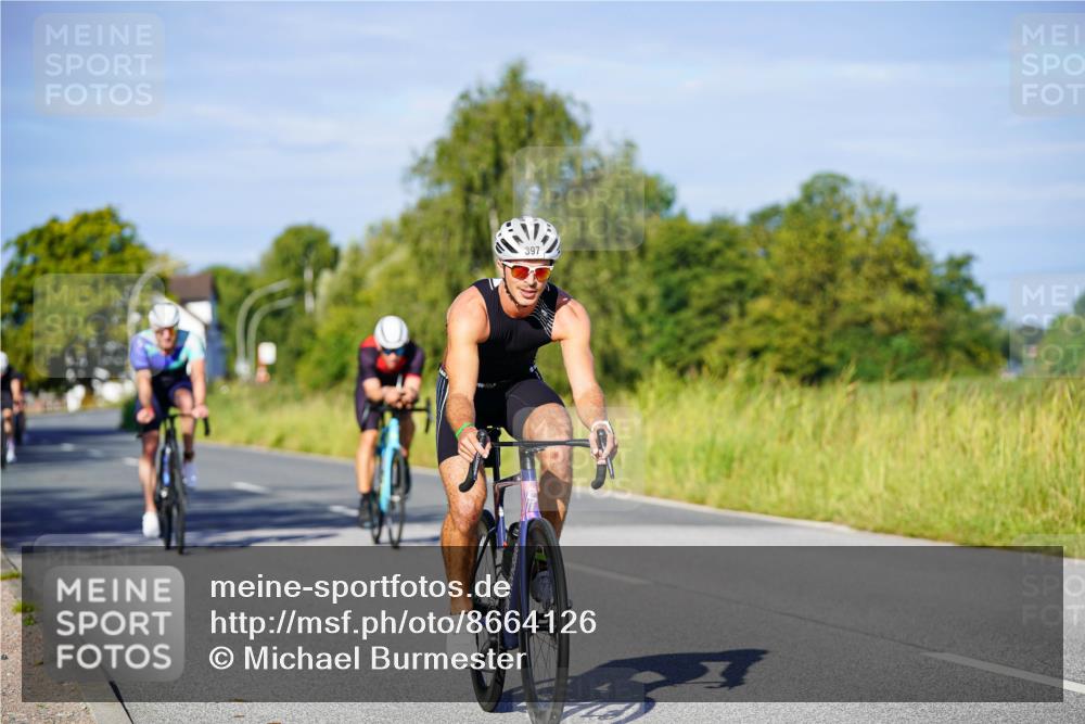 31.08.2025 - Elbe Triathlon Hamburg Michael Burmester http://msf.ph/oto/8664126 31.08.2025 09:22:31 Radfahren 181, 193, 195, 397, 405, 426, 479, 557, 614 meine-sportfotos.de