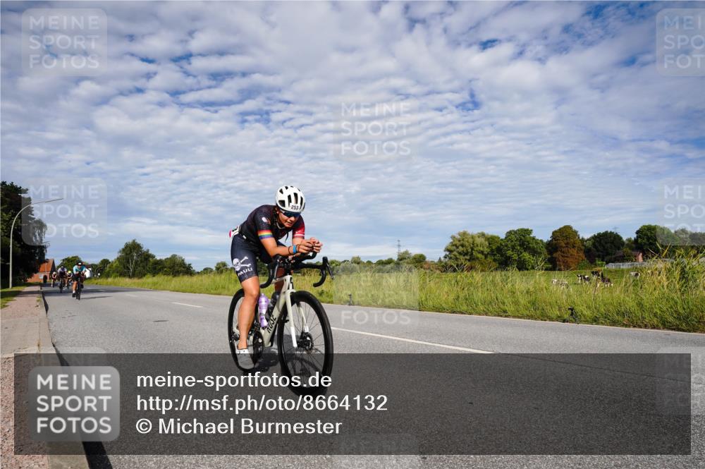 31.08.2025 - Elbe Triathlon Hamburg Michael Burmester http://msf.ph/oto/8664132 31.08.2025 09:47:37 Radfahren 253, 609, 657, 754, 828, 850 meine-sportfotos.de
