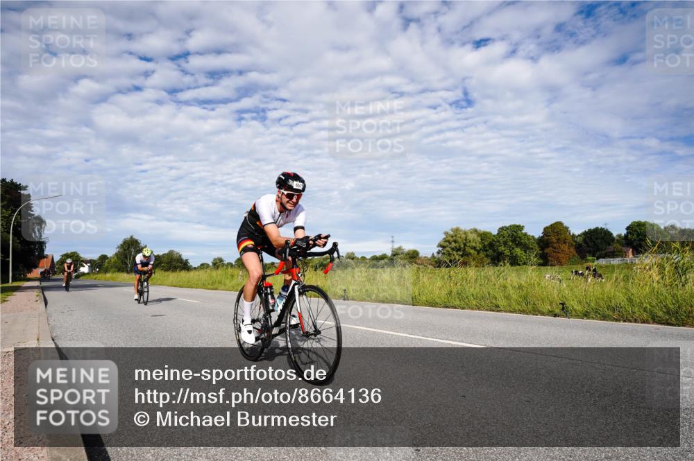 31.08.2025 - Elbe Triathlon Hamburg Michael Burmester http://msf.ph/oto/8664136 31.08.2025 09:47:40 Radfahren 657, 674, 754, 828, 850, 912 meine-sportfotos.de