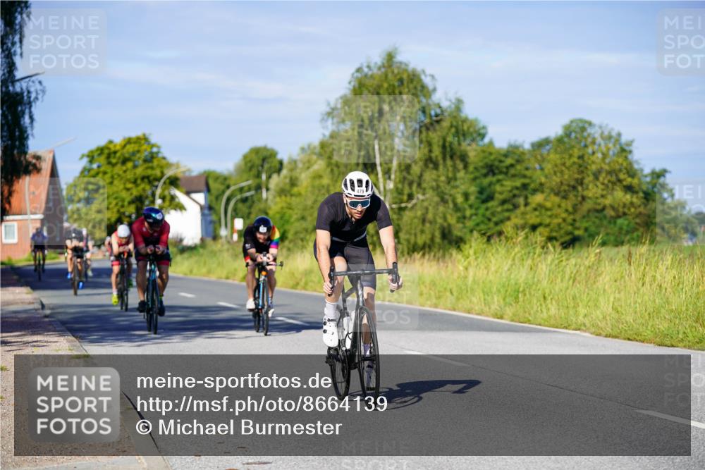 31.08.2025 - Elbe Triathlon Hamburg Michael Burmester http://msf.ph/oto/8664139 31.08.2025 09:22:35 Radfahren 166, 181, 193, 195, 304, 430, 479, 557, 614, 834 meine-sportfotos.de