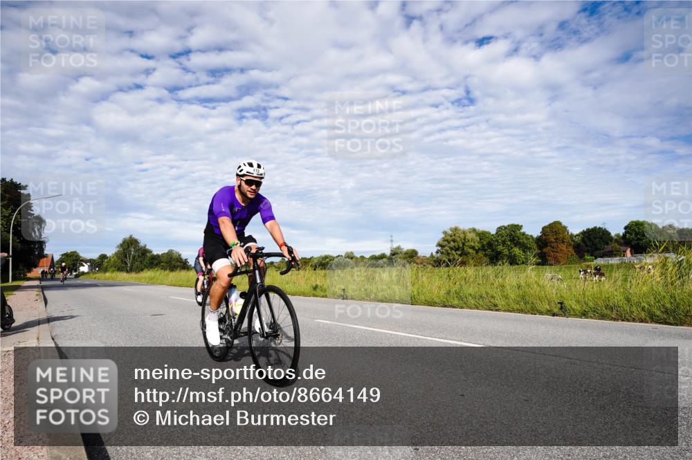 31.08.2025 - Elbe Triathlon Hamburg Michael Burmester http://msf.ph/oto/8664149 31.08.2025 09:47:52 Radfahren 256, 374, 413, 495, 790 meine-sportfotos.de