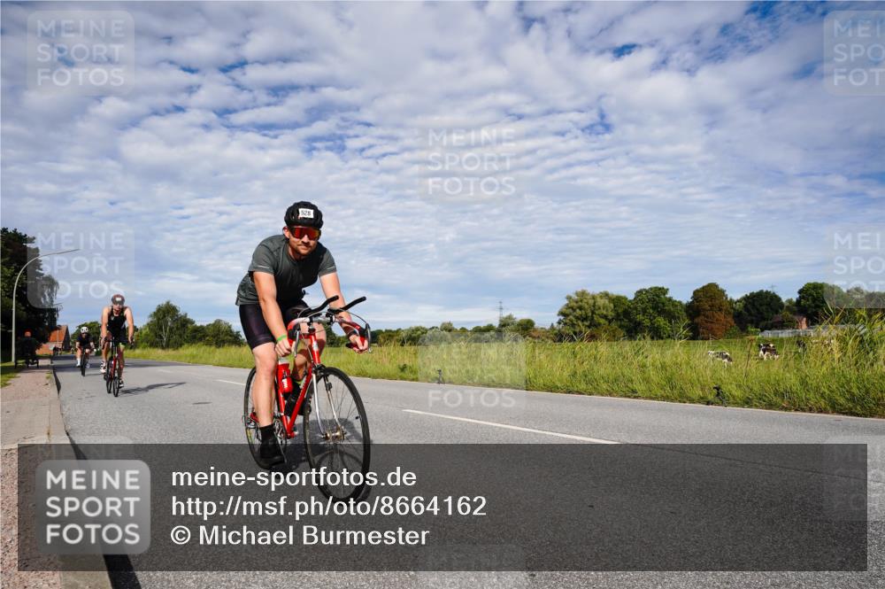 31.08.2025 - Elbe Triathlon Hamburg Michael Burmester http://msf.ph/oto/8664162 31.08.2025 09:48:03 Radfahren 285, 315, 528, 568, 781, 901 meine-sportfotos.de