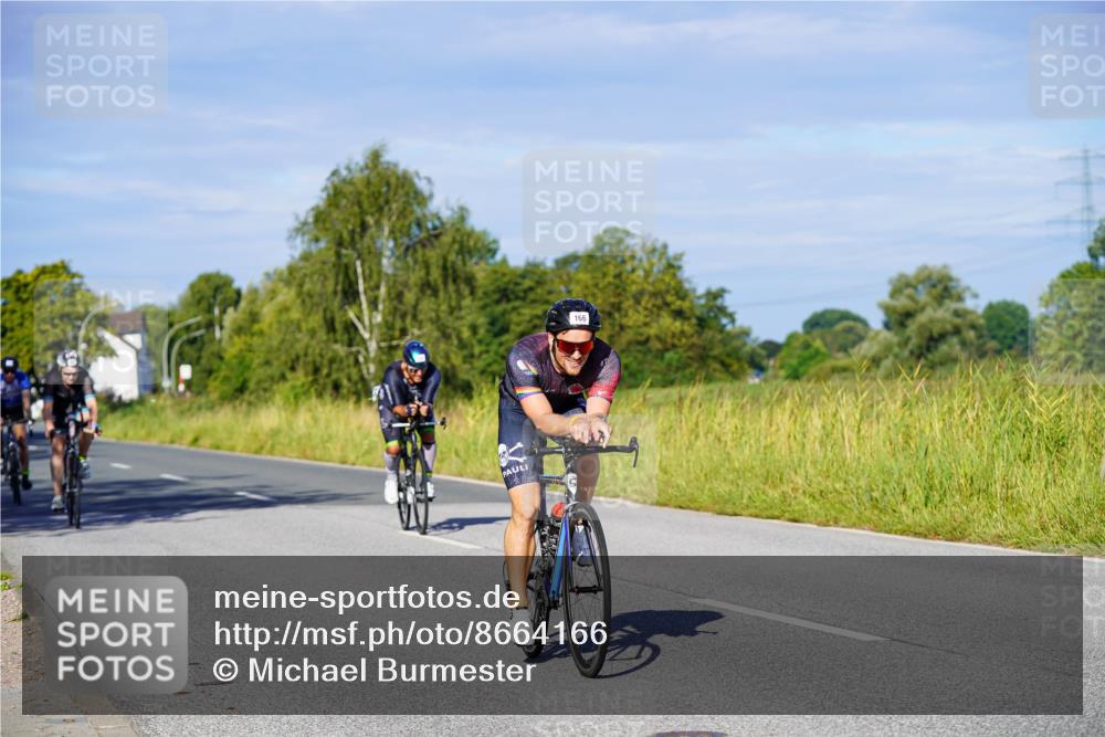 31.08.2025 - Elbe Triathlon Hamburg Michael Burmester http://msf.ph/oto/8664166 31.08.2025 09:22:40 Radfahren 166, 181, 193, 195, 304, 391, 430, 834 meine-sportfotos.de