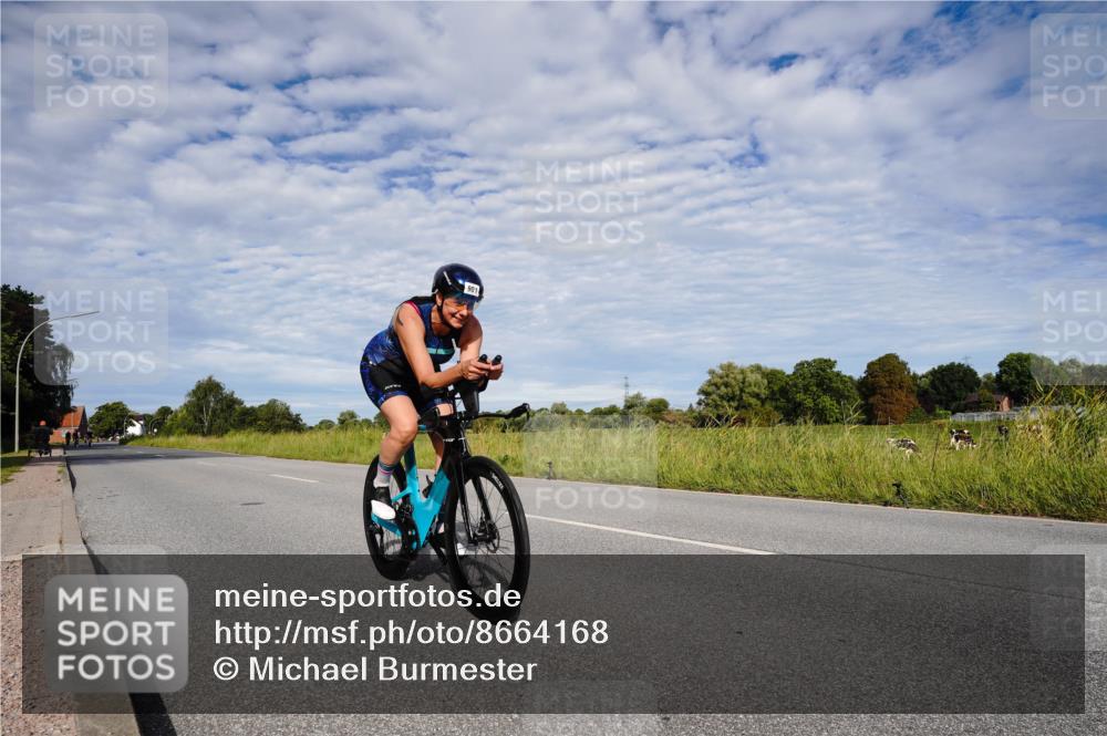 31.08.2025 - Elbe Triathlon Hamburg Michael Burmester http://msf.ph/oto/8664168 31.08.2025 09:48:07 Radfahren 315, 425, 781, 880, 901 meine-sportfotos.de