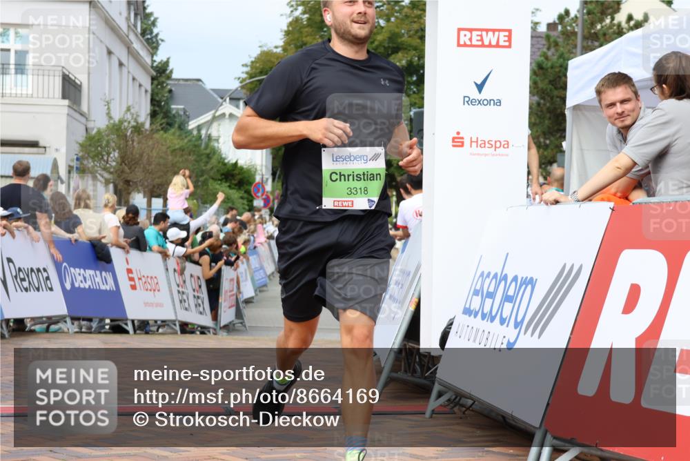 31.08.2025 - 21. Blankeneser Heldenlauf Strokosch-Dieckow http://msf.ph/oto/8664169 31.08.2025 11:01:20 Ziel 3169, 3318, 3383 meine-sportfotos.de