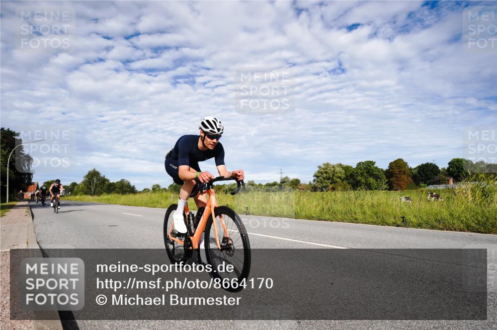 31.08.2025 - Elbe Triathlon Hamburg Michael Burmester http://msf.ph/oto/8664170 31.08.2025 09:48:13 Radfahren 425, 440, 510, 577, 618, 713, 807, 880 meine-sportfotos.de