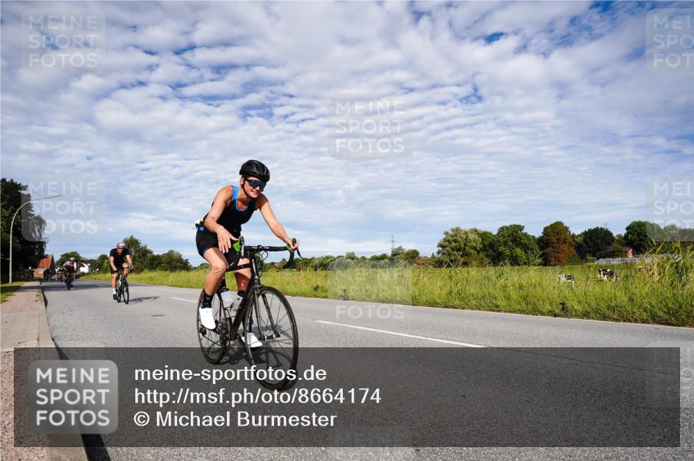 31.08.2025 - Elbe Triathlon Hamburg Michael Burmester http://msf.ph/oto/8664174 31.08.2025 09:48:15 Radfahren 425, 440, 510, 577, 618, 713, 746, 807, 880 meine-sportfotos.de