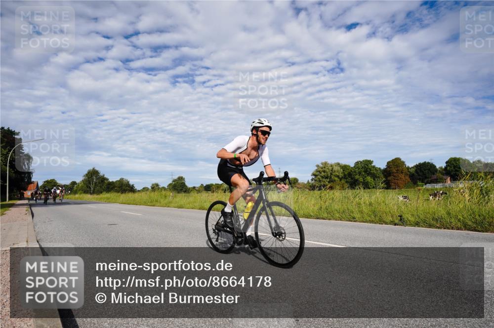 31.08.2025 - Elbe Triathlon Hamburg Michael Burmester http://msf.ph/oto/8664178 31.08.2025 09:48:17 Radfahren 440, 510, 577, 618, 713, 746, 807, 880, 902 meine-sportfotos.de