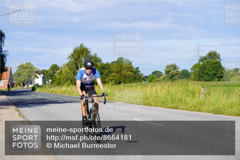 31.08.2025 - Elbe Triathlon Hamburg Michael Burmester http://msf.ph/oto/8664181 31.08.2025 09:22:43 Radfahren 166, 304, 391, 834 meine-sportfotos.de