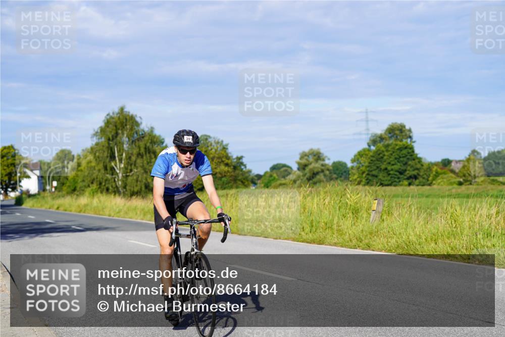 31.08.2025 - Elbe Triathlon Hamburg Michael Burmester http://msf.ph/oto/8664184 31.08.2025 09:22:43 Radfahren 166, 304, 391, 834 meine-sportfotos.de