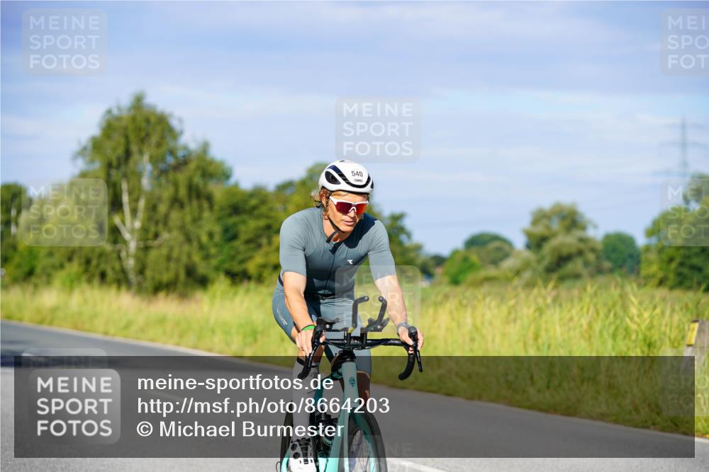 31.08.2025 - Elbe Triathlon Hamburg Michael Burmester http://msf.ph/oto/8664203 31.08.2025 09:22:56 Radfahren 325, 406, 429, 540, 575, 600 meine-sportfotos.de
