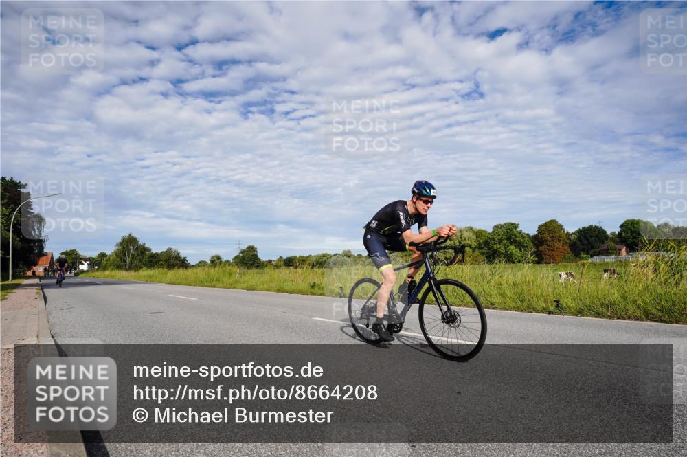 31.08.2025 - Elbe Triathlon Hamburg Michael Burmester http://msf.ph/oto/8664208 31.08.2025 09:48:37 Radfahren 441, 682, 696, 878 meine-sportfotos.de