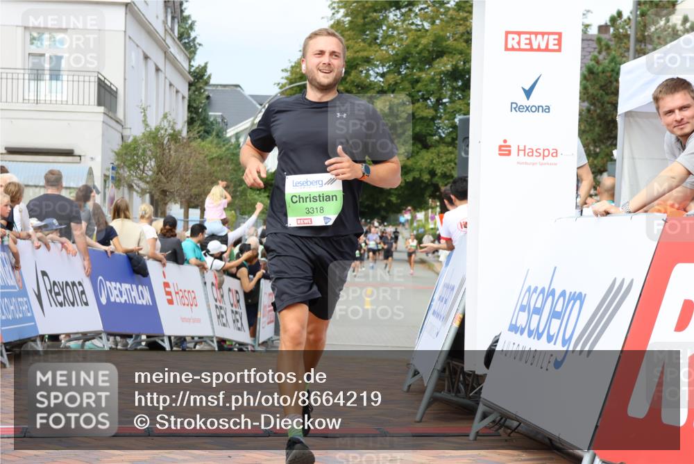 31.08.2025 - 21. Blankeneser Heldenlauf Strokosch-Dieckow http://msf.ph/oto/8664219 31.08.2025 11:01:19 Ziel 3169, 3318, 3383 meine-sportfotos.de