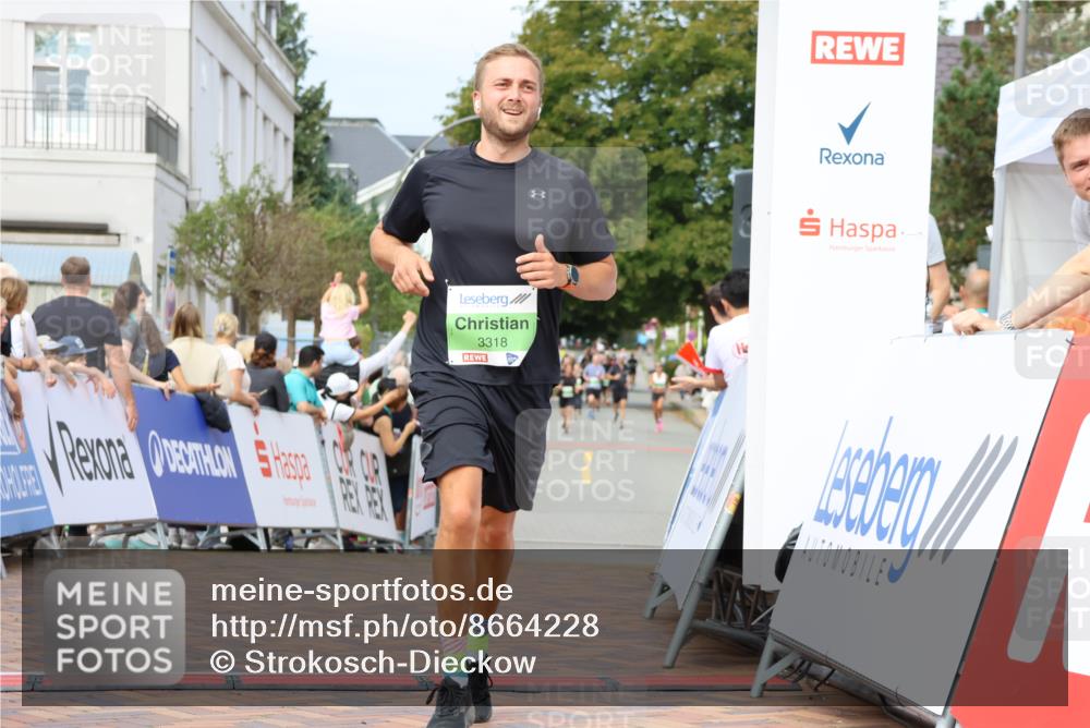 31.08.2025 - 21. Blankeneser Heldenlauf Strokosch-Dieckow http://msf.ph/oto/8664228 31.08.2025 11:01:19 Ziel 3169, 3318, 3383 meine-sportfotos.de