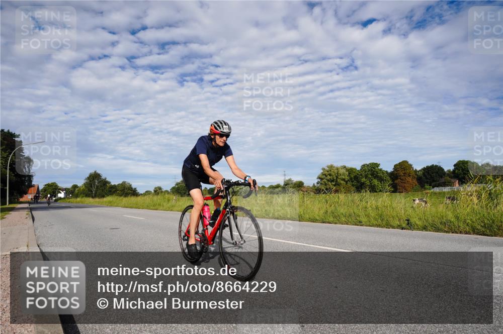 31.08.2025 - Elbe Triathlon Hamburg Michael Burmester http://msf.ph/oto/8664229 31.08.2025 09:48:54 Radfahren 822, 842, 856, 920, 921 meine-sportfotos.de