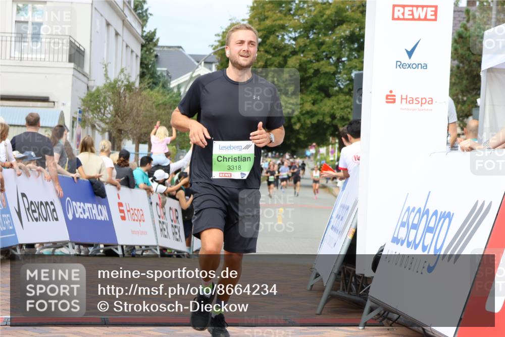 31.08.2025 - 21. Blankeneser Heldenlauf Strokosch-Dieckow http://msf.ph/oto/8664234 31.08.2025 11:01:19 Ziel 3169, 3318, 3383 meine-sportfotos.de