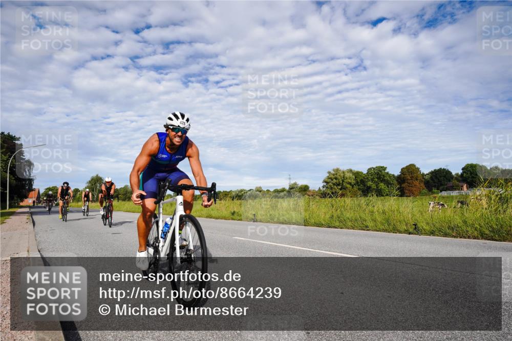 31.08.2025 - Elbe Triathlon Hamburg Michael Burmester http://msf.ph/oto/8664239 31.08.2025 09:49:05 Radfahren 319, 428, 532, 614, 726, 727 meine-sportfotos.de