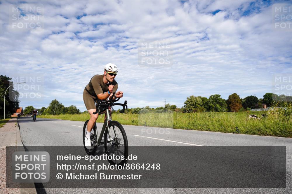 31.08.2025 - Elbe Triathlon Hamburg Michael Burmester http://msf.ph/oto/8664248 31.08.2025 09:49:08 Radfahren 319, 428, 532, 614, 710, 726, 727 meine-sportfotos.de
