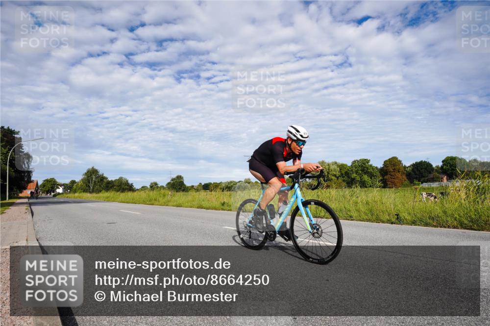 31.08.2025 - Elbe Triathlon Hamburg Michael Burmester http://msf.ph/oto/8664250 31.08.2025 09:49:10 Radfahren 319, 468, 492, 614, 710 meine-sportfotos.de