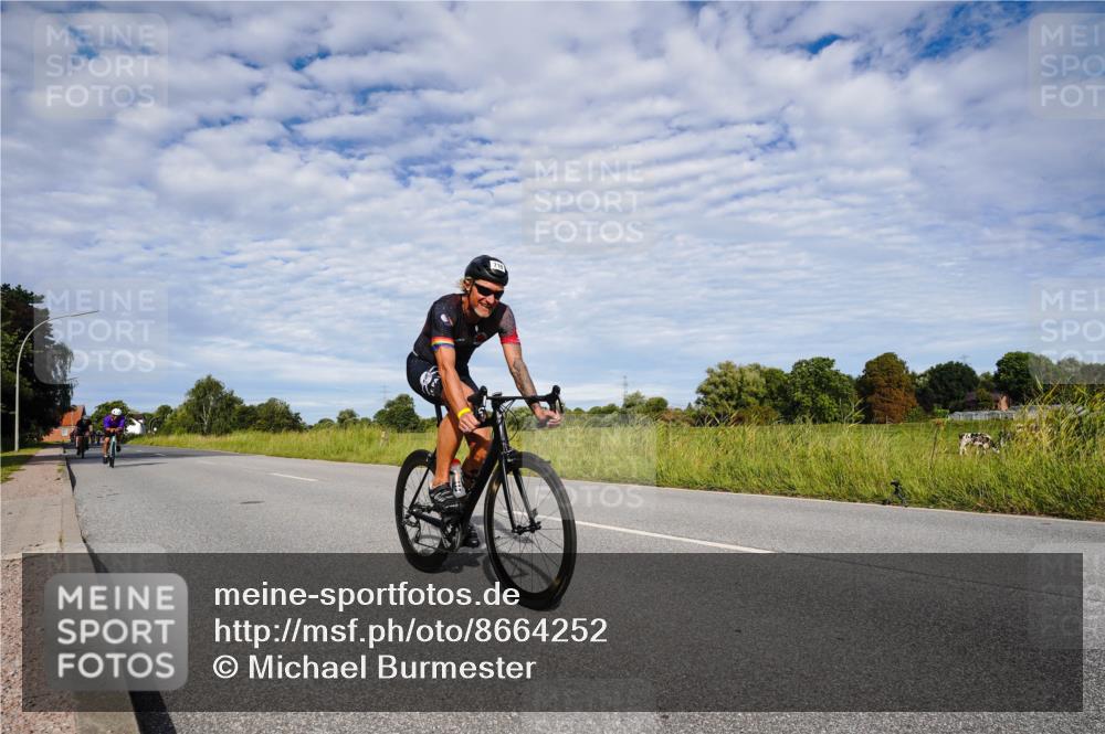 31.08.2025 - Elbe Triathlon Hamburg Michael Burmester http://msf.ph/oto/8664252 31.08.2025 09:49:15 Radfahren 330, 412, 416, 468, 492, 595, 603, 658, 710, 778 meine-sportfotos.de