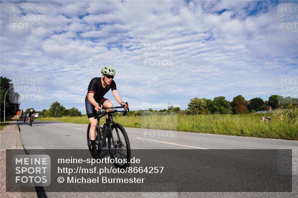 31.08.2025 - Elbe Triathlon Hamburg Michael Burmester http://msf.ph/oto/8664257 31.08.2025 09:49:18 Radfahren 310, 330, 412, 416, 468, 492, 595, 603, 658, 778 meine-sportfotos.de