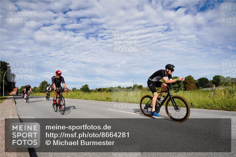 31.08.2025 - Elbe Triathlon Hamburg Michael Burmester http://msf.ph/oto/8664281 31.08.2025 09:49:33 Radfahren 365, 410, 426, 430, 537, 594, 783, 834, 892 meine-sportfotos.de