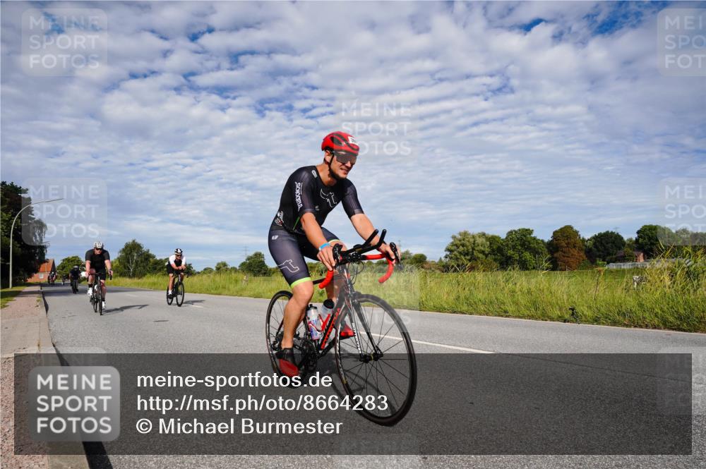 31.08.2025 - Elbe Triathlon Hamburg Michael Burmester http://msf.ph/oto/8664283 31.08.2025 09:49:33 Radfahren 365, 410, 426, 430, 537, 594, 783, 834, 892 meine-sportfotos.de
