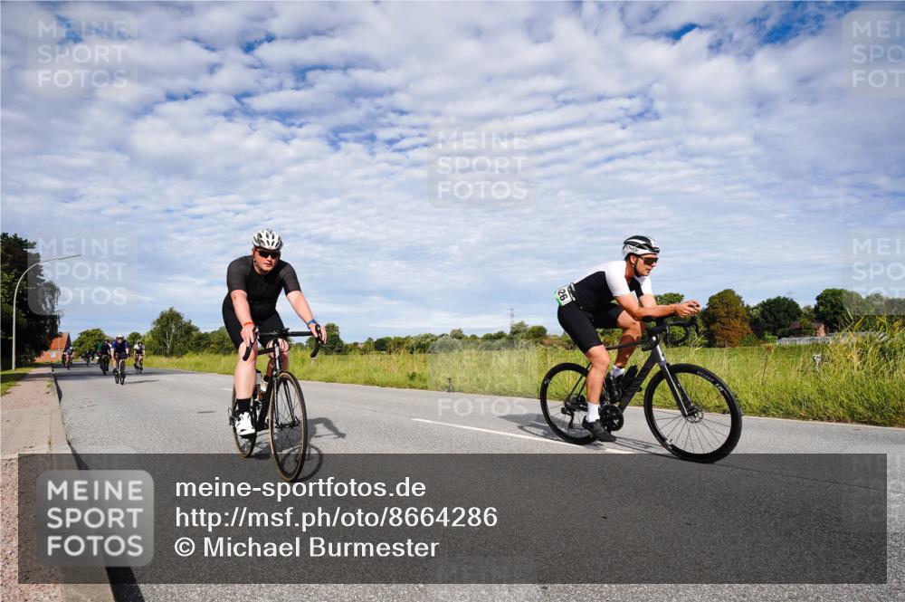 31.08.2025 - Elbe Triathlon Hamburg Michael Burmester http://msf.ph/oto/8664286 31.08.2025 09:49:34 Radfahren 365, 410, 426, 430, 594, 783, 834, 892, 914 meine-sportfotos.de
