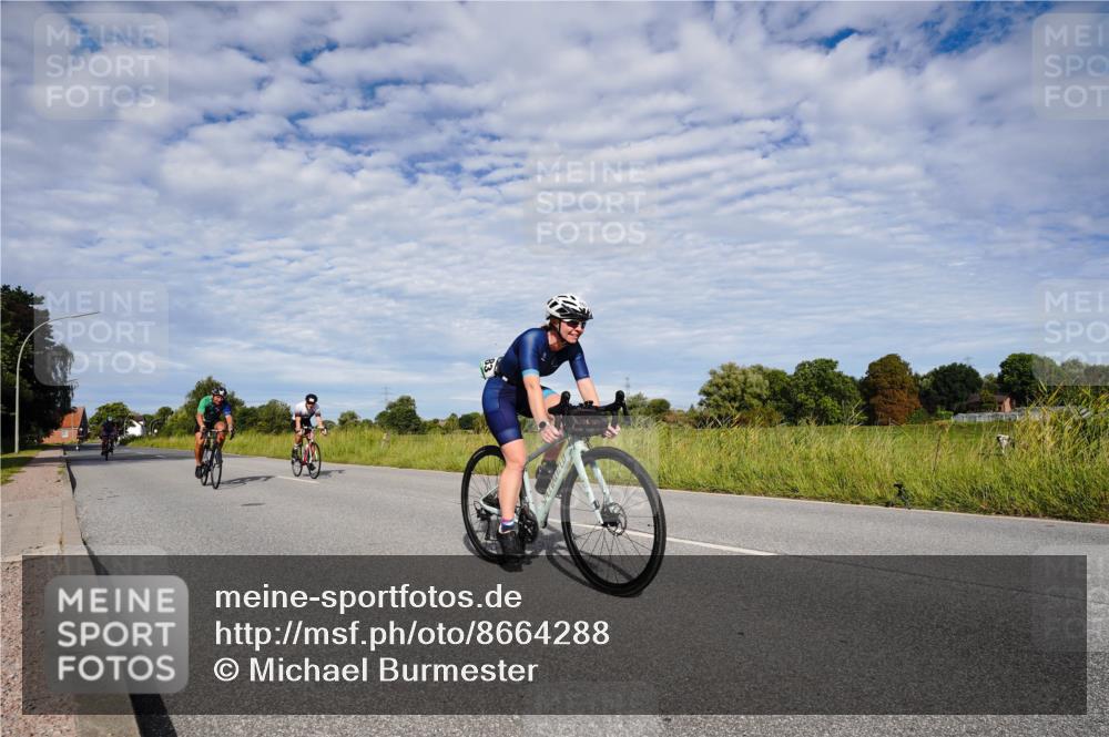 31.08.2025 - Elbe Triathlon Hamburg Michael Burmester http://msf.ph/oto/8664288 31.08.2025 09:49:36 Radfahren 365, 410, 426, 594, 783, 834, 892, 914 meine-sportfotos.de
