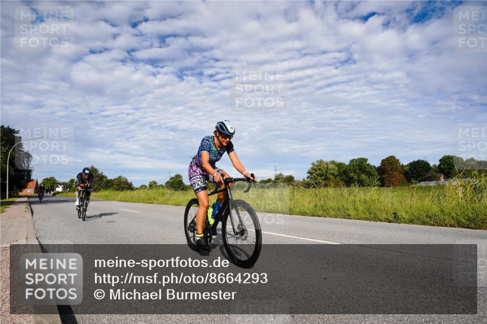 31.08.2025 - Elbe Triathlon Hamburg Michael Burmester http://msf.ph/oto/8664293 31.08.2025 09:49:39 Radfahren 410, 834, 892, 914 meine-sportfotos.de