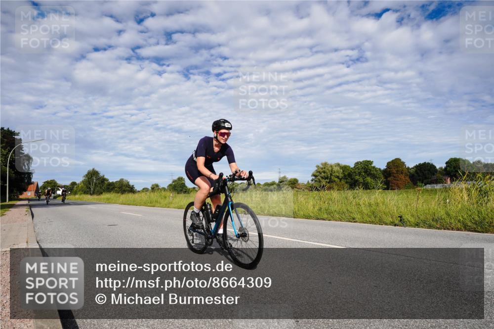 31.08.2025 - Elbe Triathlon Hamburg Michael Burmester http://msf.ph/oto/8664309 31.08.2025 09:50:08 Radfahren 638, 671, 824, 863, 871, 926 meine-sportfotos.de