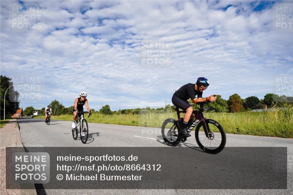 31.08.2025 - Elbe Triathlon Hamburg Michael Burmester http://msf.ph/oto/8664312 31.08.2025 09:50:11 Radfahren 638, 671, 824, 871, 926 meine-sportfotos.de