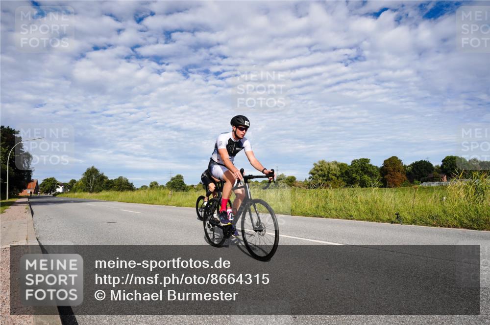 31.08.2025 - Elbe Triathlon Hamburg Michael Burmester http://msf.ph/oto/8664315 31.08.2025 09:50:13 Radfahren 638, 671, 871, 926 meine-sportfotos.de