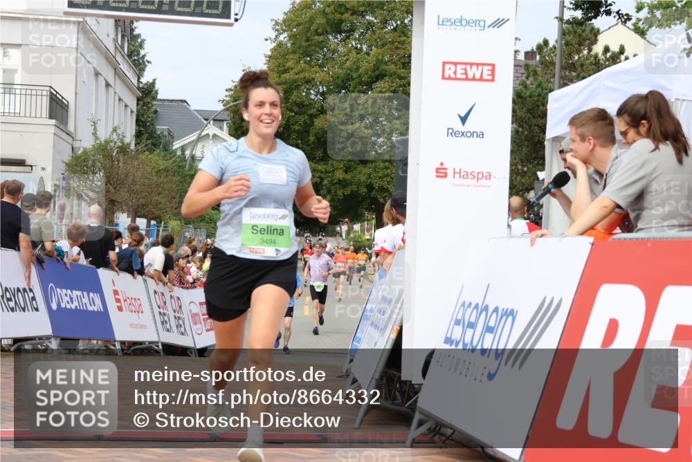 31.08.2025 - 21. Blankeneser Heldenlauf Strokosch-Dieckow http://msf.ph/oto/8664332 31.08.2025 11:19:41 Ziel 3391, 3494 meine-sportfotos.de
