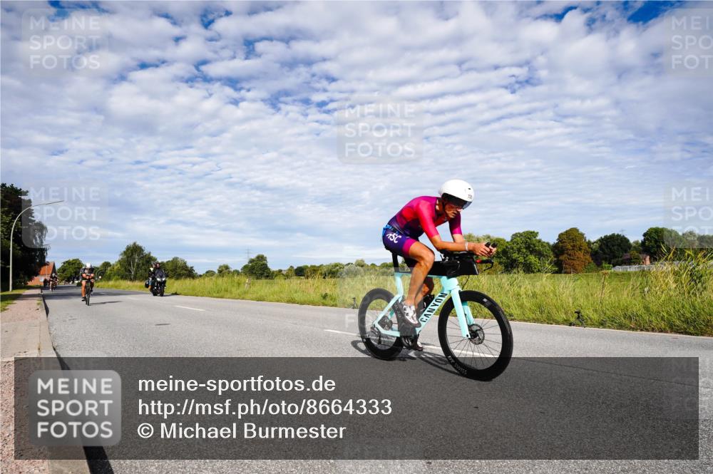 31.08.2025 - Elbe Triathlon Hamburg Michael Burmester http://msf.ph/oto/8664333 31.08.2025 09:50:39 Radfahren 250, 612, 728, 766, 907 meine-sportfotos.de