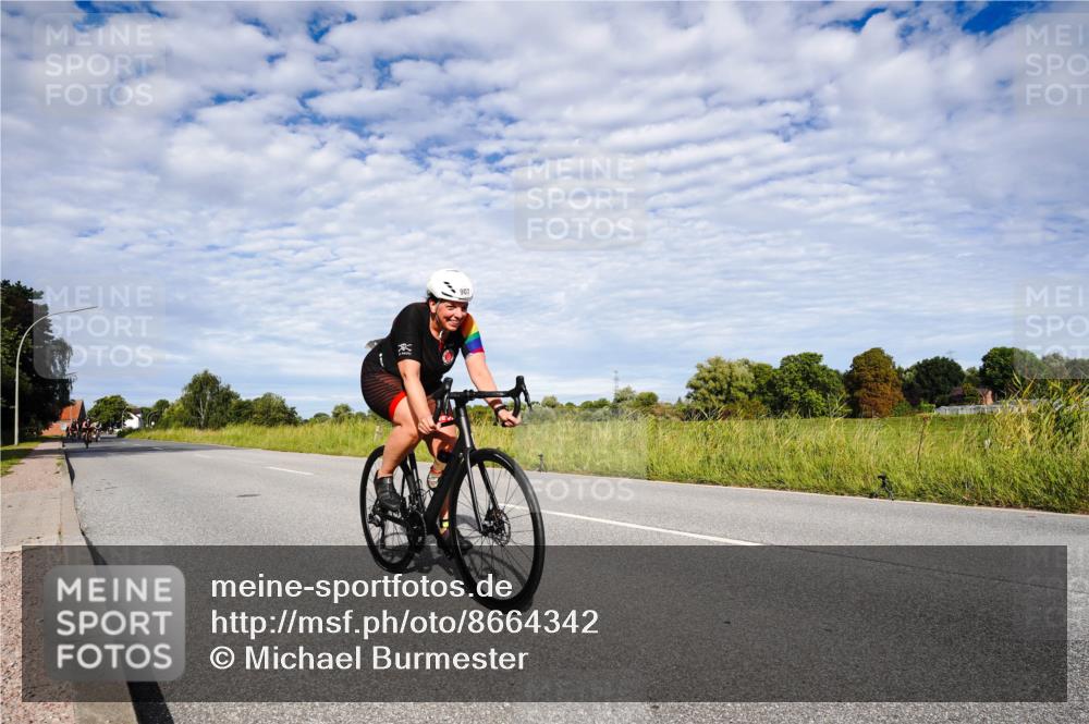 31.08.2025 - Elbe Triathlon Hamburg Michael Burmester http://msf.ph/oto/8664342 31.08.2025 09:50:44 Radfahren 250, 470, 689, 730, 735, 832, 861, 907 meine-sportfotos.de