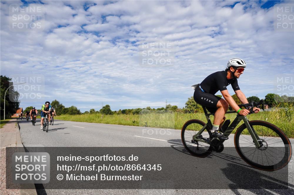 31.08.2025 - Elbe Triathlon Hamburg Michael Burmester http://msf.ph/oto/8664345 31.08.2025 09:50:49 Radfahren 397, 470, 596, 689, 730, 735, 812, 832, 861, 918 meine-sportfotos.de