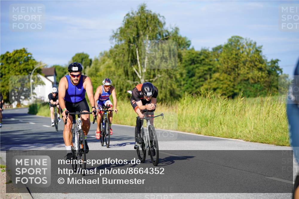 31.08.2025 - Elbe Triathlon Hamburg Michael Burmester http://msf.ph/oto/8664352 31.08.2025 09:23:56 Radfahren 212, 309, 353, 432, 481, 512, 549, 574, 639, 746 meine-sportfotos.de