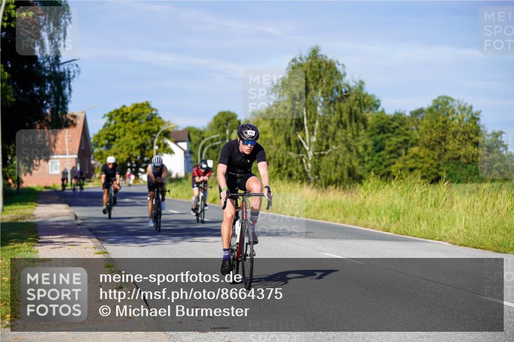 31.08.2025 - Elbe Triathlon Hamburg Michael Burmester http://msf.ph/oto/8664375 31.08.2025 09:24:01 Radfahren 185, 309, 436, 470, 481, 549, 639, 695 meine-sportfotos.de