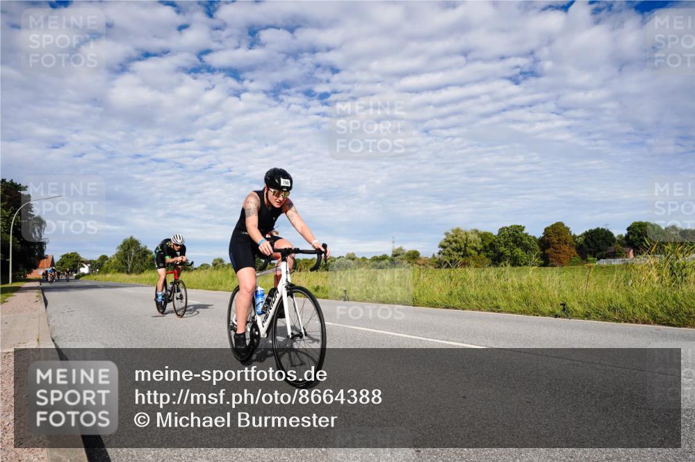 31.08.2025 - Elbe Triathlon Hamburg Michael Burmester http://msf.ph/oto/8664388 31.08.2025 09:51:26 Radfahren 446, 447, 456, 557, 693, 769, 796, 801, 810, 814, 879 meine-sportfotos.de