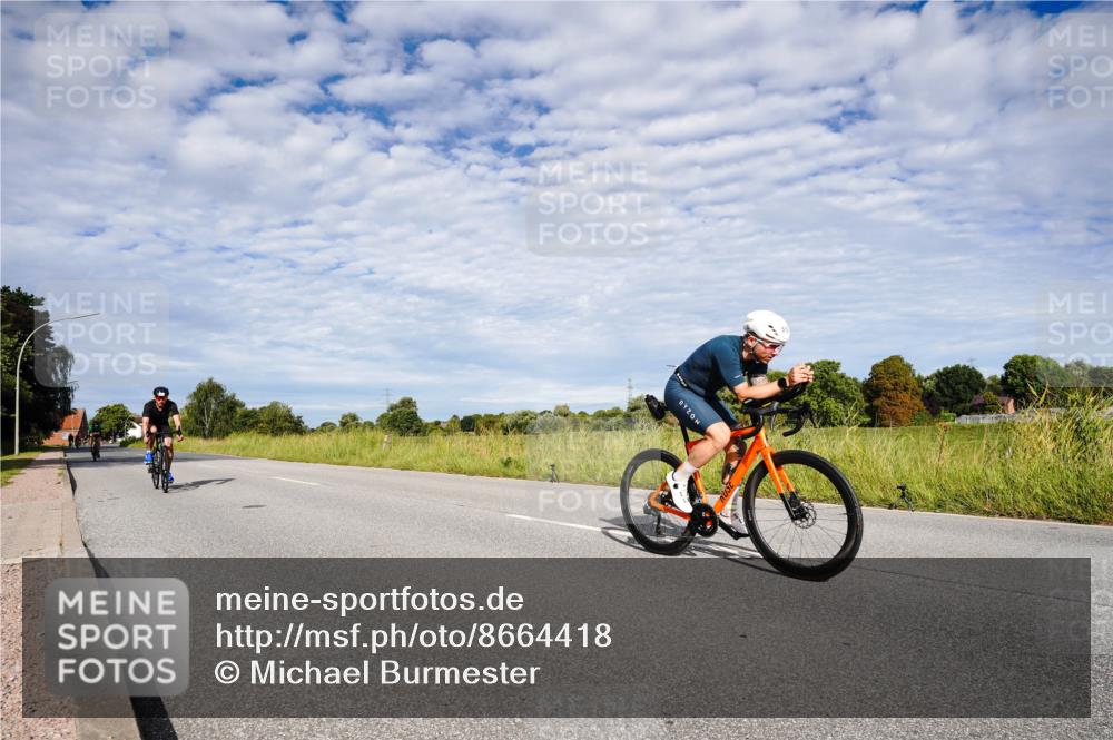 31.08.2025 - Elbe Triathlon Hamburg Michael Burmester http://msf.ph/oto/8664418 31.08.2025 09:51:42 Radfahren 482, 512, 529, 849, 890 meine-sportfotos.de