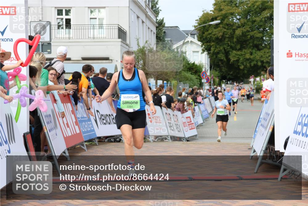 31.08.2025 - 21. Blankeneser Heldenlauf Strokosch-Dieckow http://msf.ph/oto/8664424 31.08.2025 11:19:36 Ziel 3391, 3494, 3348, 3343 meine-sportfotos.de