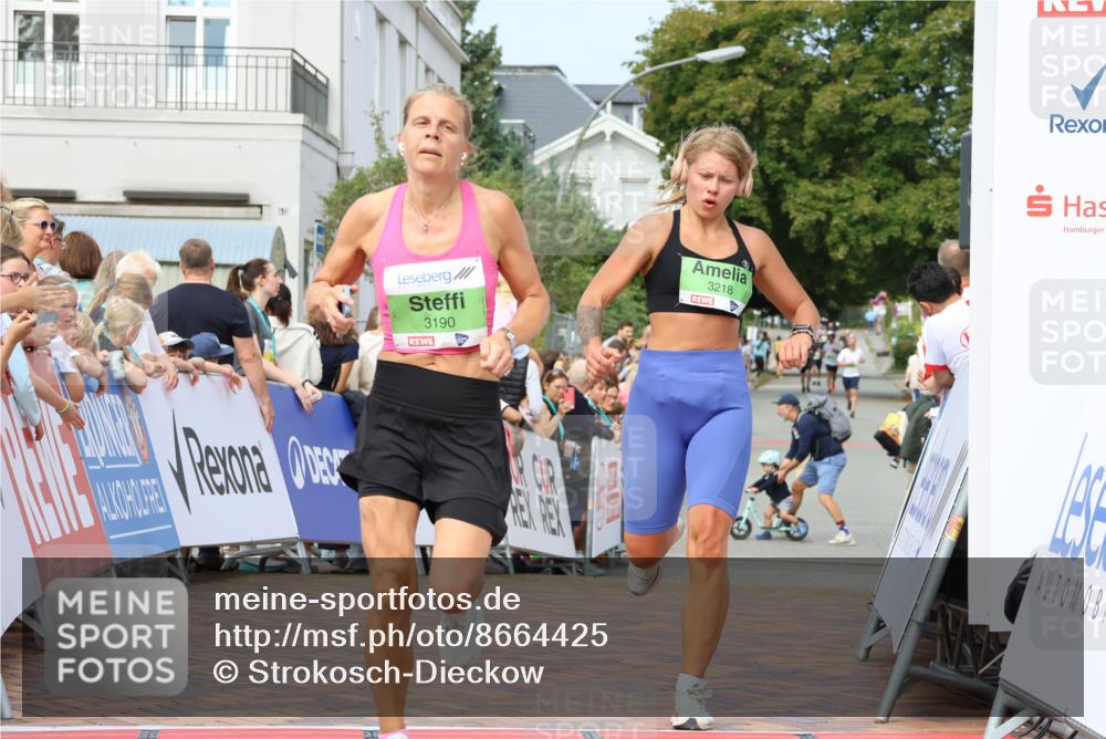 31.08.2025 - 21. Blankeneser Heldenlauf Strokosch-Dieckow http://msf.ph/oto/8664425 31.08.2025 11:00:51 Ziel 3436, 3218, 3190 meine-sportfotos.de