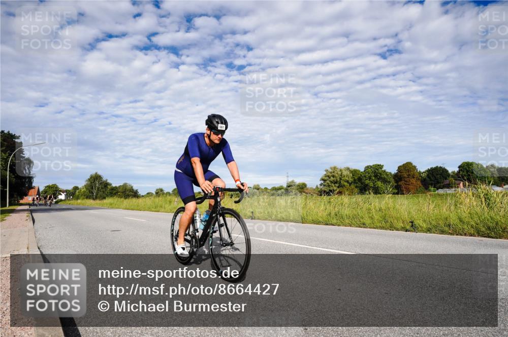 31.08.2025 - Elbe Triathlon Hamburg Michael Burmester http://msf.ph/oto/8664427 31.08.2025 09:51:52 Radfahren 390, 561, 651, 761, 806, 817 meine-sportfotos.de