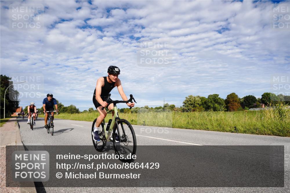31.08.2025 - Elbe Triathlon Hamburg Michael Burmester http://msf.ph/oto/8664429 31.08.2025 09:51:56 Radfahren 390, 651, 761, 799, 817 meine-sportfotos.de