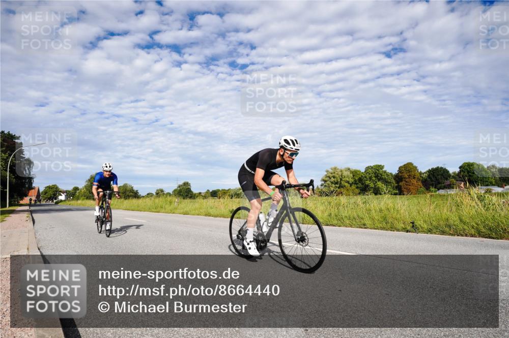 31.08.2025 - Elbe Triathlon Hamburg Michael Burmester http://msf.ph/oto/8664440 31.08.2025 09:52:06 Radfahren 403, 479, 854 meine-sportfotos.de