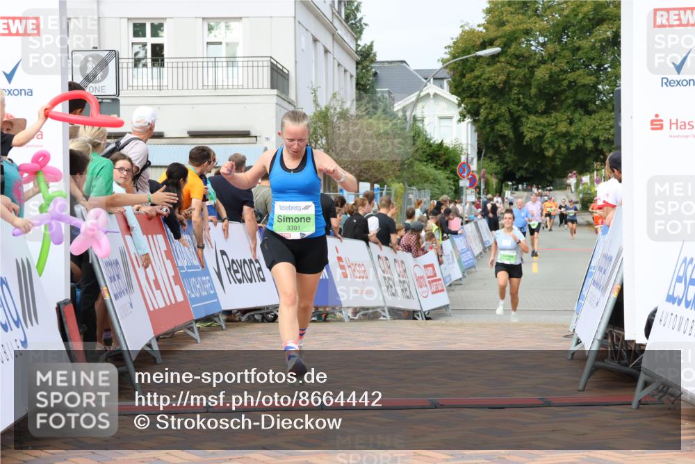 31.08.2025 - 21. Blankeneser Heldenlauf Strokosch-Dieckow http://msf.ph/oto/8664442 31.08.2025 11:19:36 Ziel 3391, 3494, 3348, 3343 meine-sportfotos.de