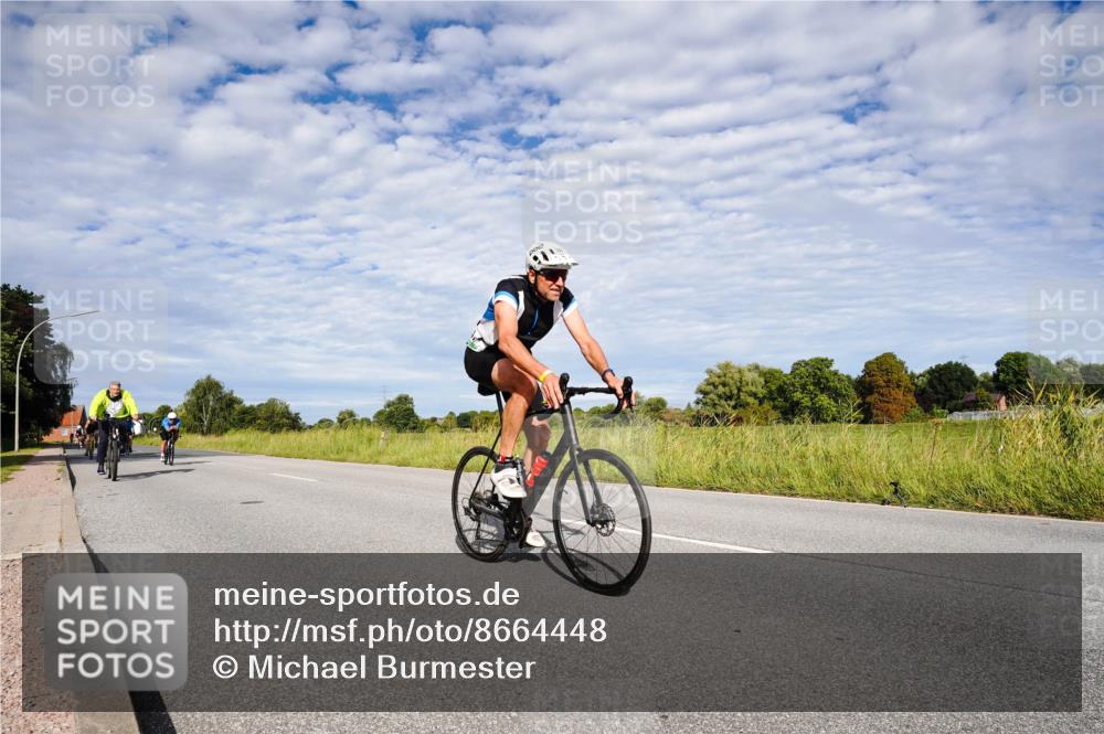 31.08.2025 - Elbe Triathlon Hamburg Michael Burmester http://msf.ph/oto/8664448 31.08.2025 09:52:17 Radfahren 297, 386, 517, 642, 703, 747, 895 meine-sportfotos.de