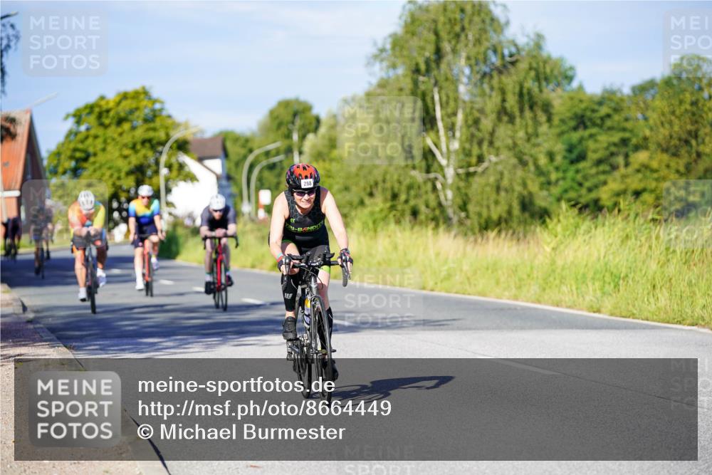 31.08.2025 - Elbe Triathlon Hamburg Michael Burmester http://msf.ph/oto/8664449 31.08.2025 09:24:22 Radfahren 233, 288, 418, 435, 454, 499, 653 meine-sportfotos.de