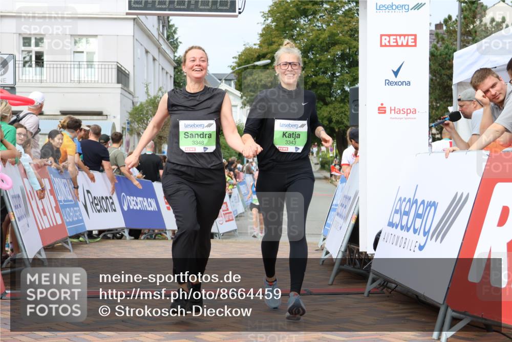 31.08.2025 - 21. Blankeneser Heldenlauf Strokosch-Dieckow http://msf.ph/oto/8664459 31.08.2025 11:19:31 Ziel 3348, 3343 meine-sportfotos.de